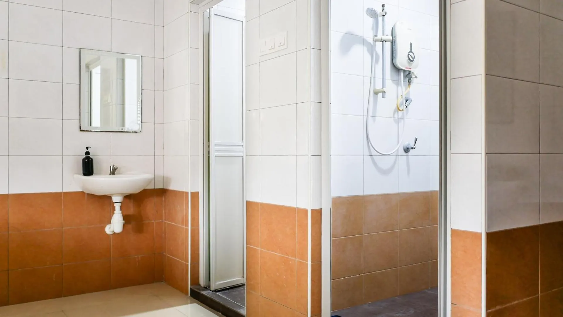 Wishful Guesthouse At Georgetown#Lohguanlye#Budgetstay جورج تاون